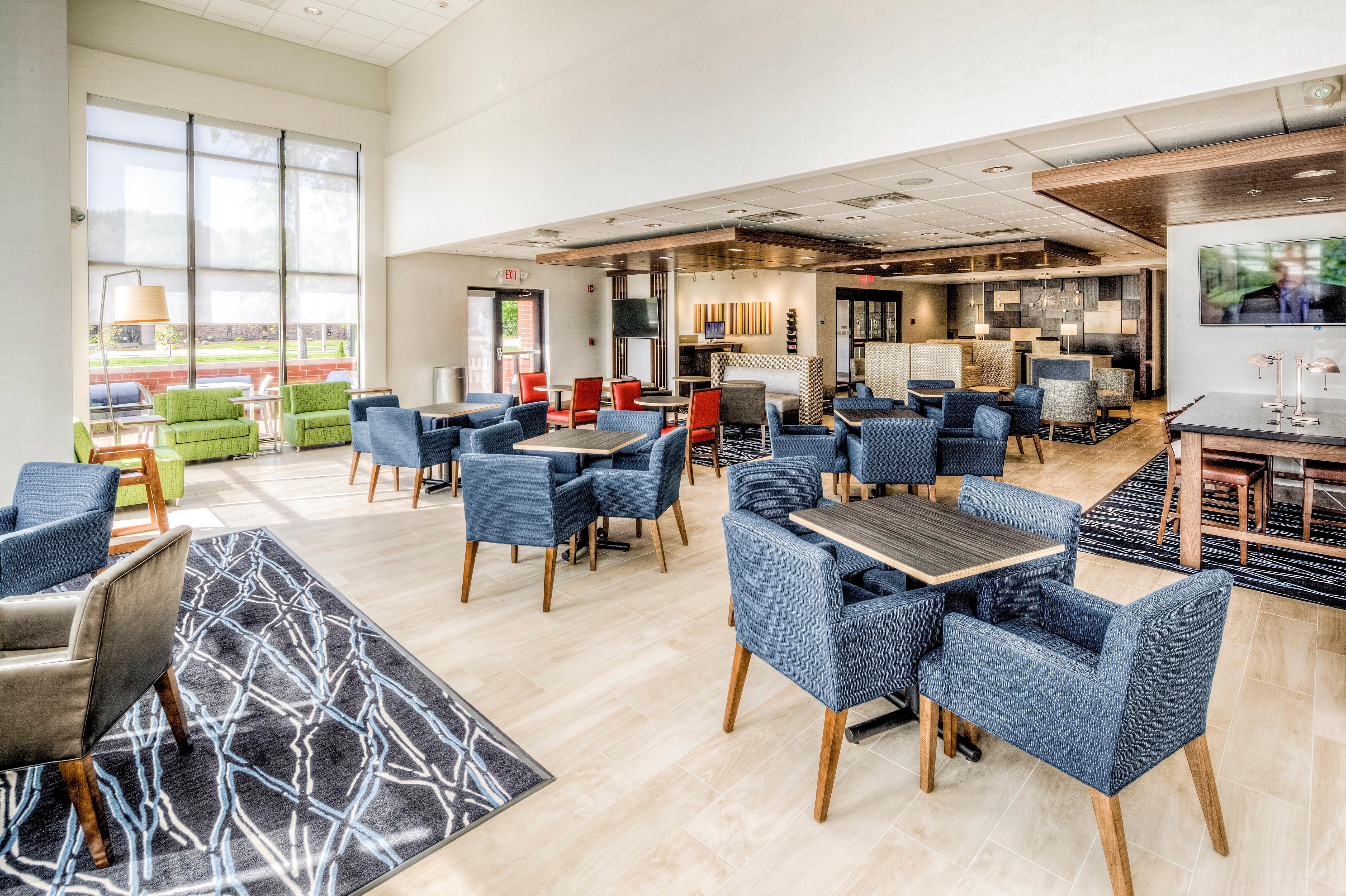 Holiday Inn Express & Suites Cleveland/Westlake By Ihg Exterior photo